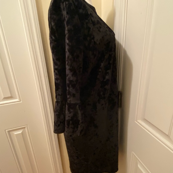 Billy T women’s velvet mini cocktail dress V-neck bell sleeve cuff collar choker - Picture 4 of 15